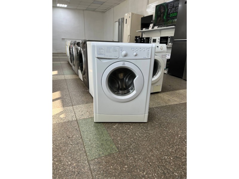 Стиральная машина Indesit IWSB 51051