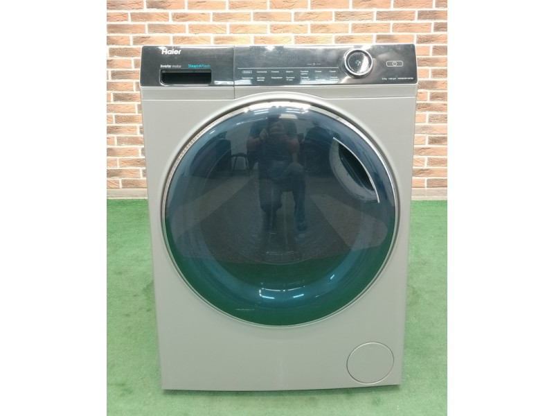 Стирально-сушильная машина Haier HWD80-BP14979S